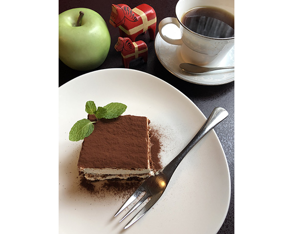 ヨーグルトティラミスのケーキセット