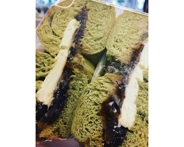 クリームチーズ＆あんこのベーグルサンド